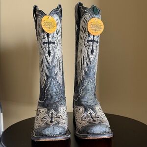 Corral Embroidered Cowboy Boots - Black and Cream